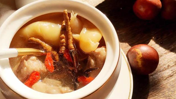 冬蟲夏草與什么泡水喝？養(yǎng)生搭配指南